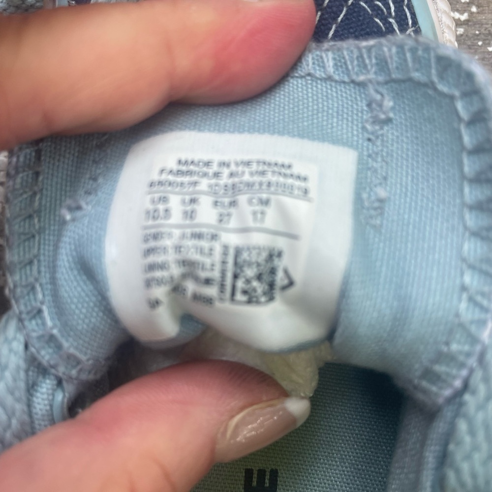 Little kids Converse size 10.5 - Picture 10 of 10